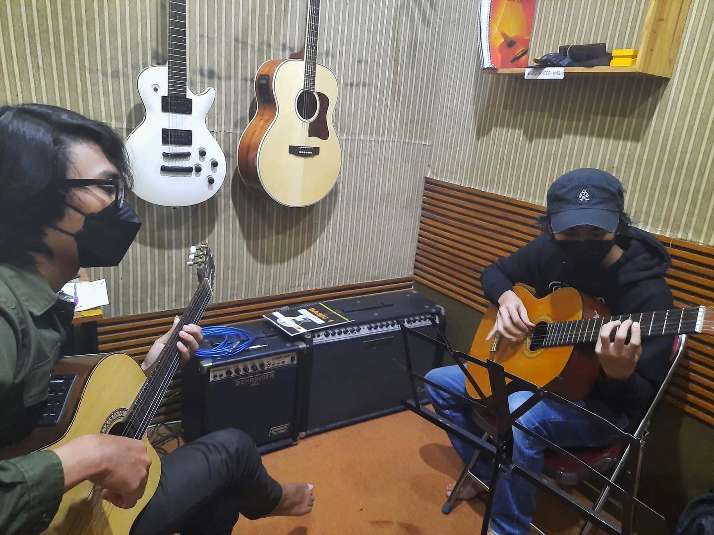Kursus Gitar di Jogja: Mempelajari Cara Bermain Gitar yang Menyenangkan